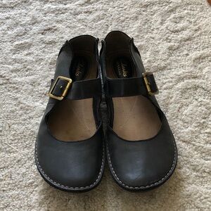 Clarks Black Leather Mary Jane Shoes with Gold Buckles